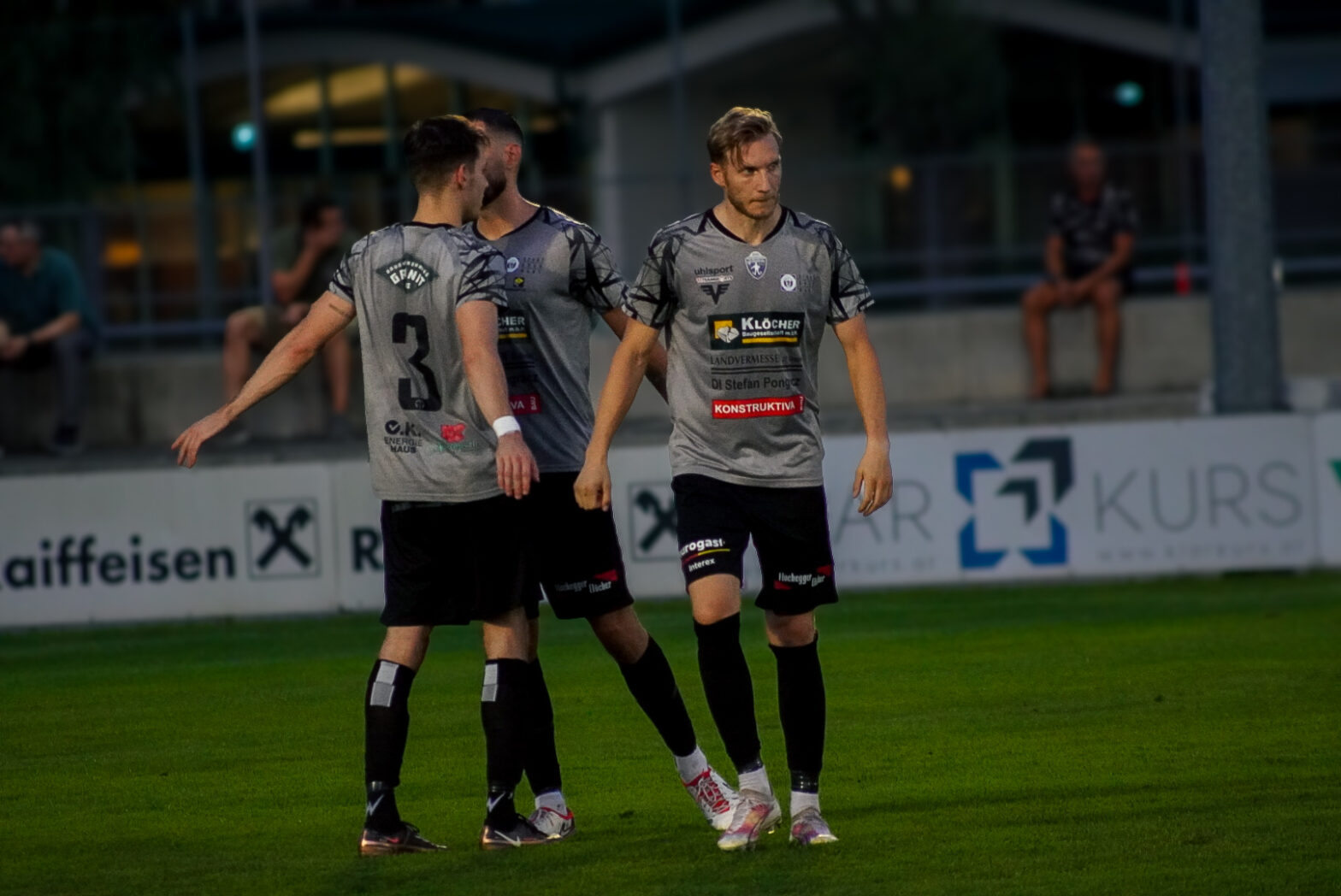 Neusiedl gewinnt Derby in Oberwart Neusiedl gewinnt Derby in Oberwart