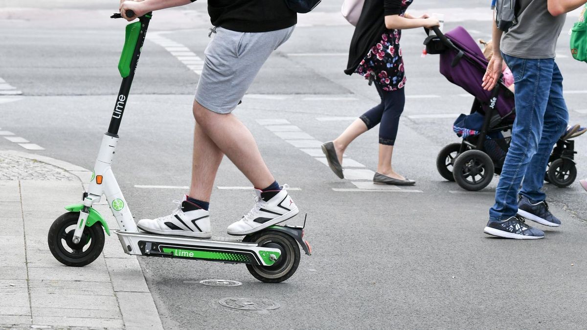 E-Scooter: Forderung nach Helmpflicht E-Scooter: Forderung nach Helmpflicht