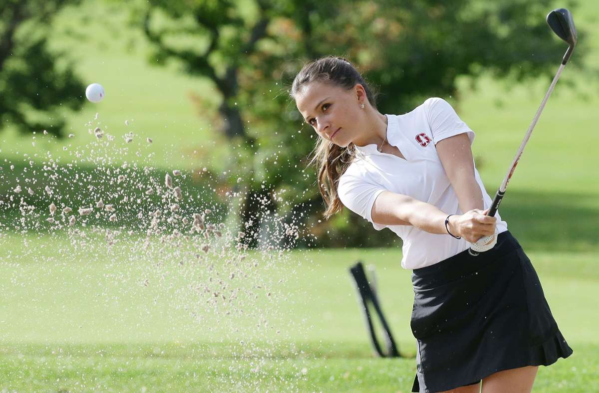 Profi-Golferinnen schlagen in Stegerbach ab Profi-Golferinnen schlagen in Stegerbach ab